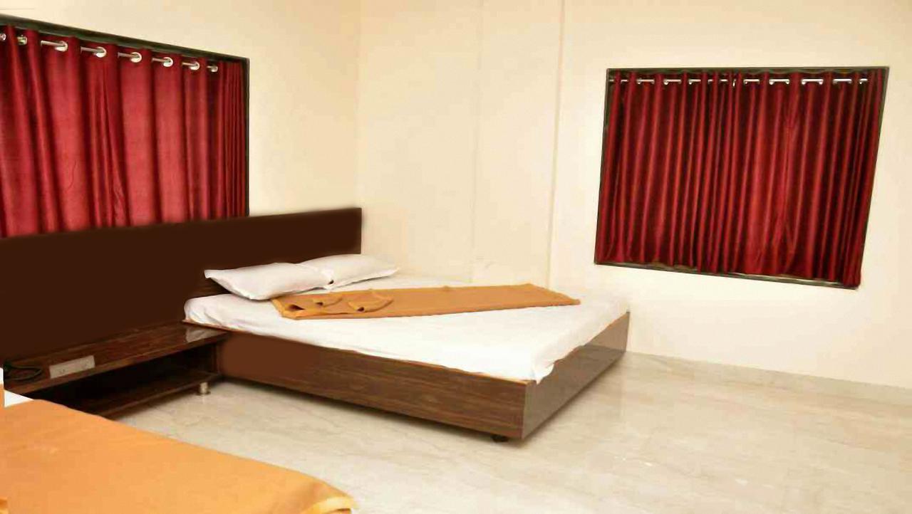 Sai Rajaram Palace Shirdi Esterno foto