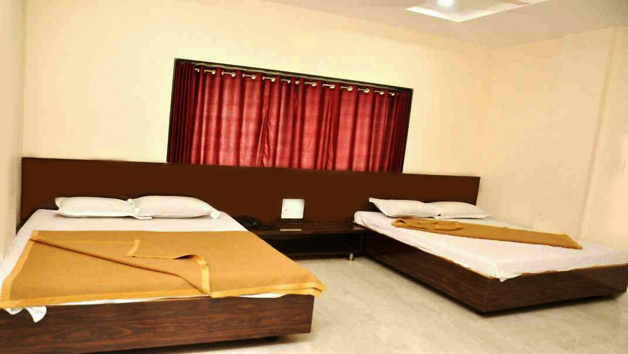 Sai Rajaram Palace Shirdi Esterno foto
