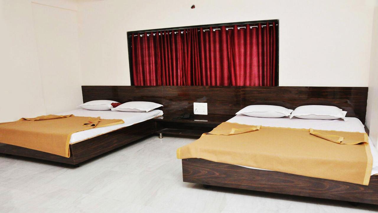 Sai Rajaram Palace Shirdi Esterno foto