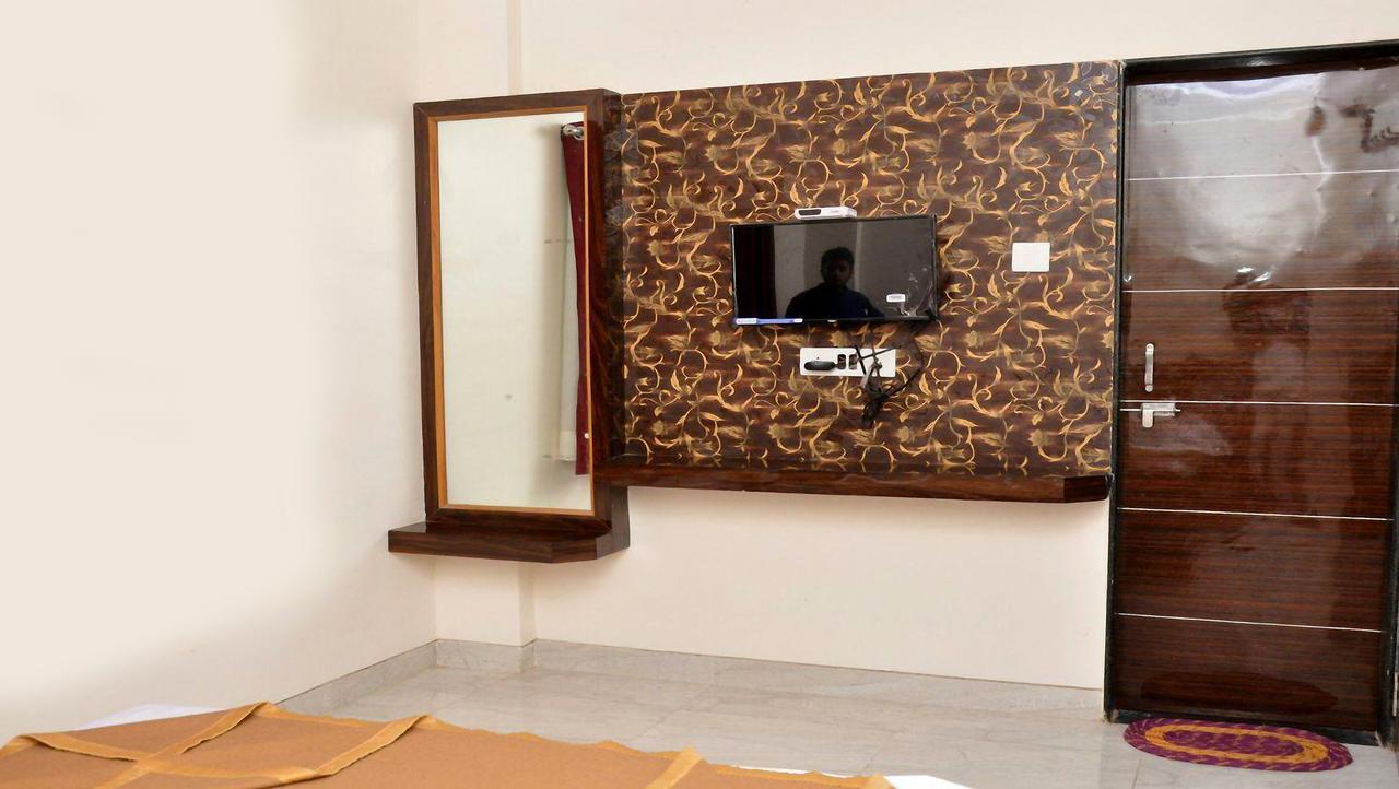 Sai Rajaram Palace Shirdi Esterno foto